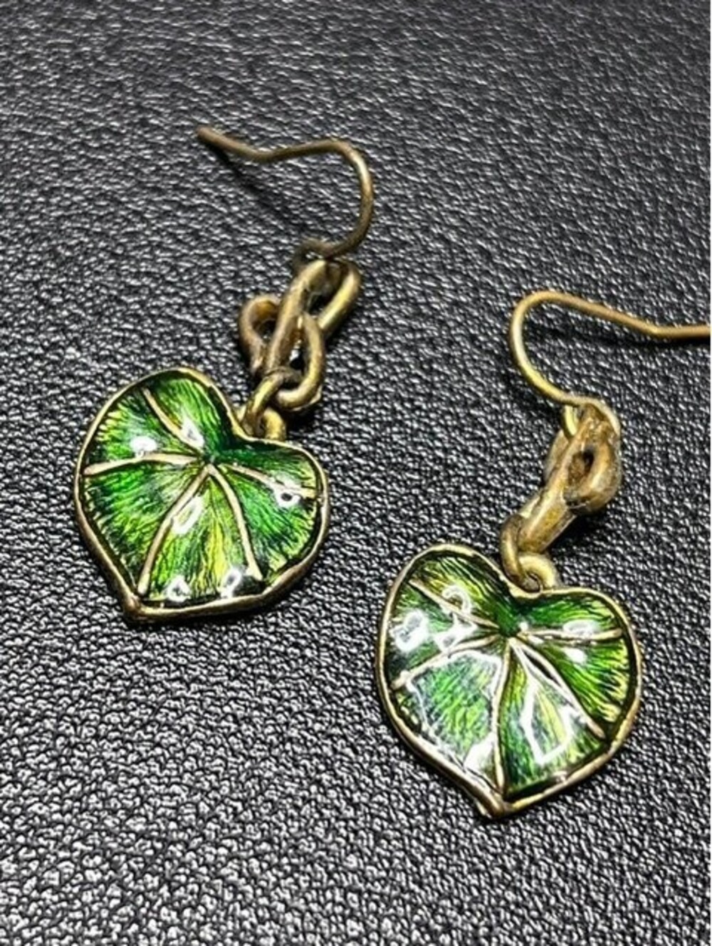 B6721 SWEET ROMANCE Dangle Drop Earrings 1.5" Green Enamel Heart Leaf Botanical